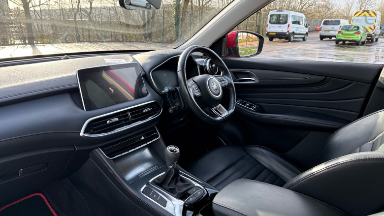 MG HS 1.5 T-GDI Trophy 5dr Petrol Hatchback